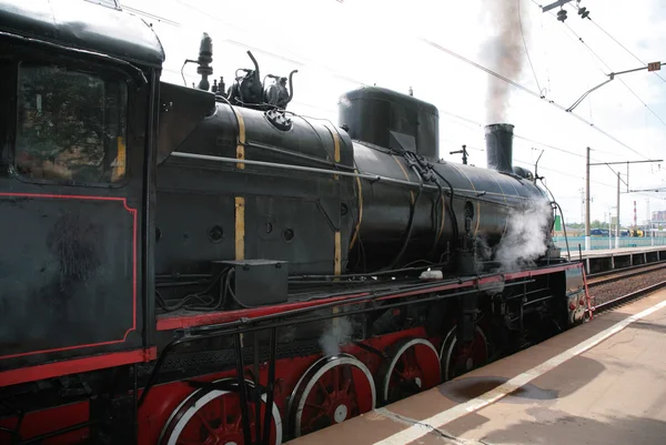 Parní lokomotiva, boční pohled — Stock fotografie