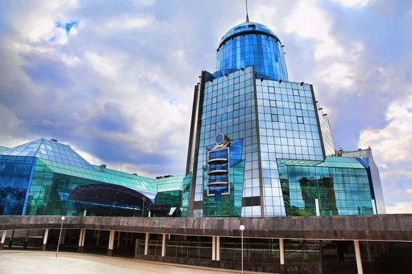 Edificio de vidrio moderno —  Fotos de Stock