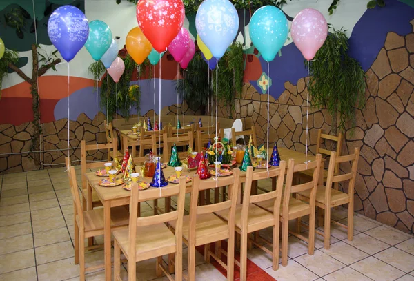 Mesa de celebración en el jardín de infancia —  Fotos de Stock