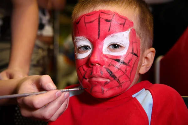 Rapaz pintado como Homem-Aranha — Fotografia de Stock