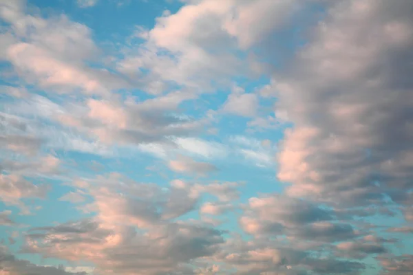 Himmel molnigt bakgrund — Stockfoto