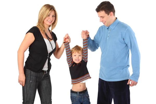 Föräldrar hålla son för händer — Stockfoto
