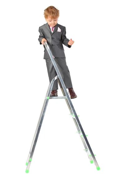 Adım merdiven üst takım elbiseli erkek — Stok fotoğraf