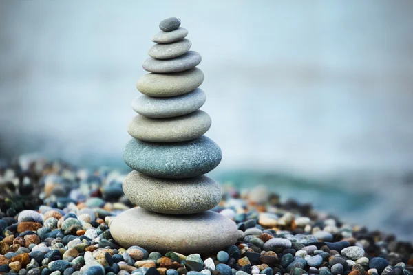 Zen-Steine auf See — Stockfoto