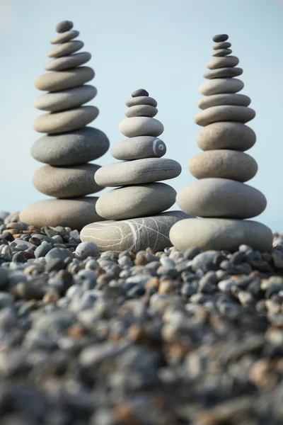 Pedras zen contra o céu — Fotografia de Stock