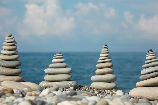 Zen stenen door zee — Stockfoto