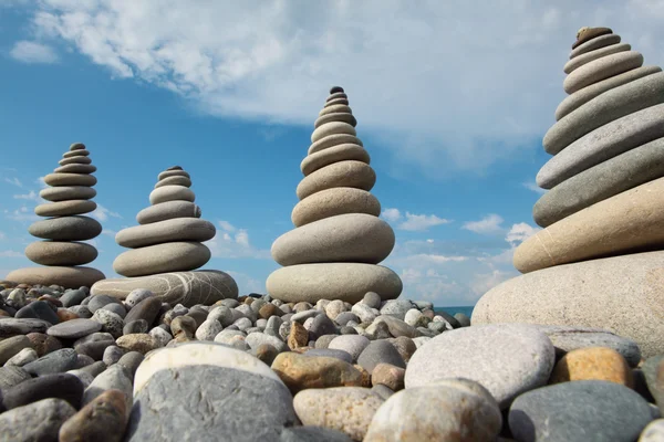 Stone stacks against sky — Stock Photo, Image