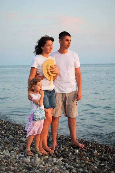 Family on beach — Stock Photo, Image