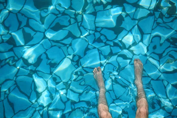Två ben i vatten — Stockfoto