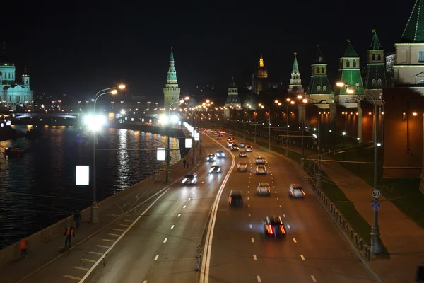 Muelle del Kremlin por la noche — Foto de Stock