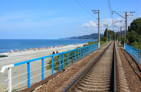 Железная дорога на морском побережье — стоковое фото