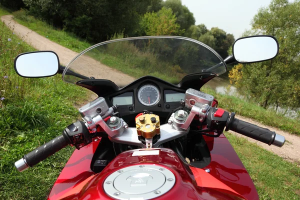 Motorfiets op landweg — Stockfoto