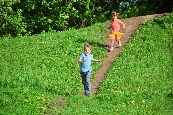 Běžící děti — Stock fotografie