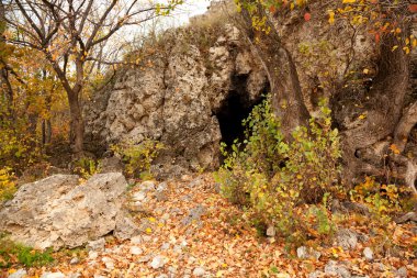 sonbahar Park'ta Mağarası