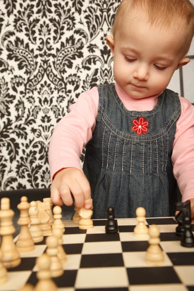 Игра в шахматы — стоковое фото