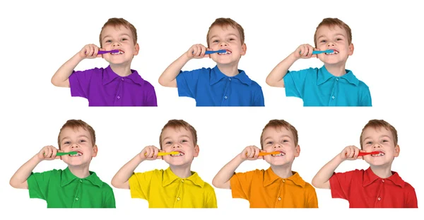 Muchachos en camisas deportivas iridiscentes muestran con el cepillo de dientes, coll —  Fotos de Stock