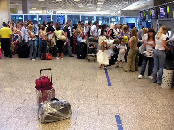 Passagiergepäck am Flughafen — Stockfoto
