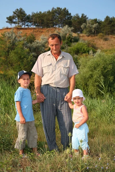 Grandfather with grandchildren — Stock Photo, Image