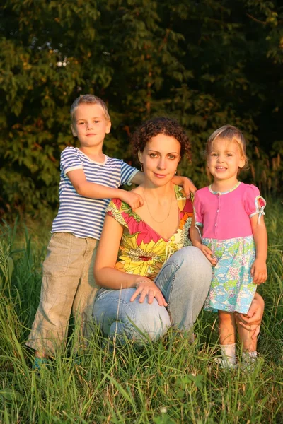 Moeder en de kinderen — Stockfoto