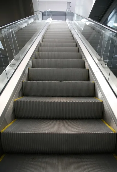 Escalator in shopping center — Stock Photo, Image