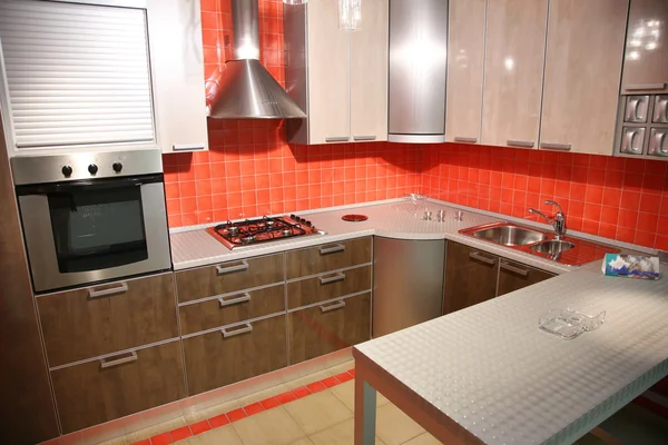Красная кухня — стоковое фото