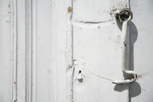 Közeli régi festett ajtó — Stock Fotó