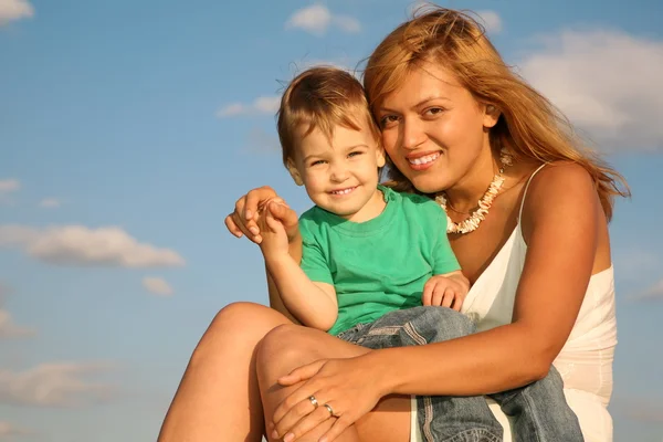 Çocuk ile anne — Stok fotoğraf