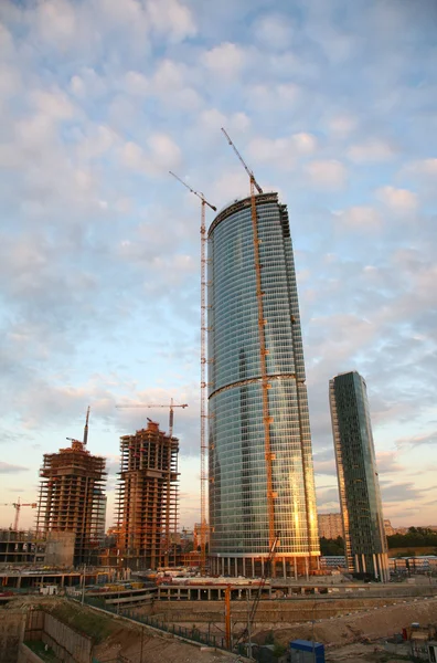 Bau des Wolkenkratzers — Stockfoto