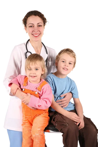 Лікар і діти 2 — стокове фото
