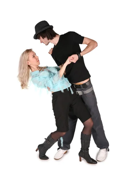 Ragazza in camicetta ciano danza con ragazzo in cappello nero su bianco — Foto Stock