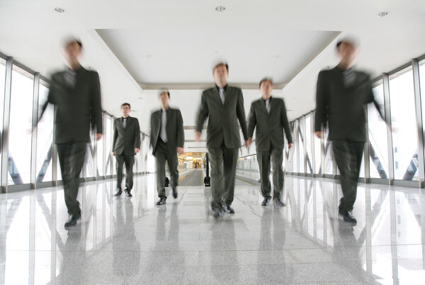 бизнес в коридоре 2
