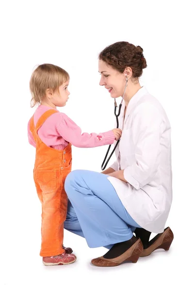 Mujer doktor y niño aislado en blanco —  Fotos de Stock
