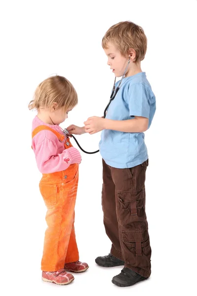 Gyermekek játszanak orvos — Stock Fotó