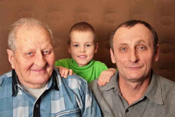 아이 함께 두 노인 남성 — 스톡 사진