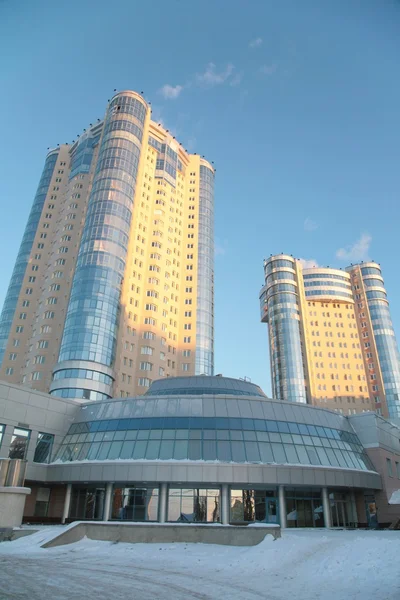 Novos edifícios em Samara no inverno — Fotografia de Stock