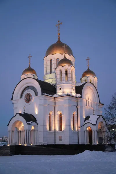 Cerkiew w nocy w zimie — Zdjęcie stockowe