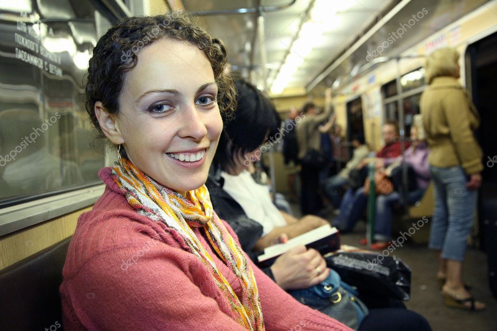 Необычное знакомство с девушкой в метро