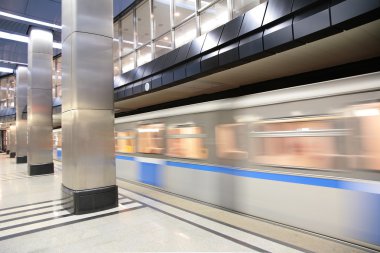 metro treni hareket