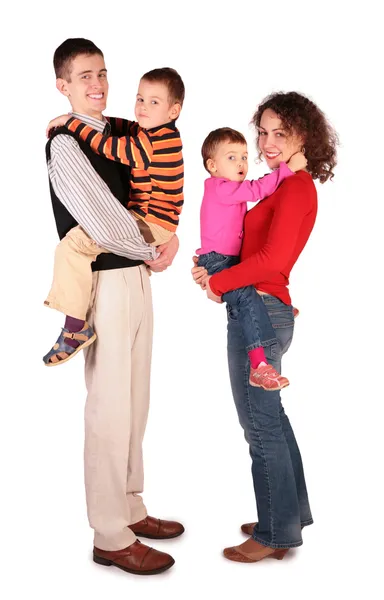 Föräldrar hålla barn på händer — Stockfoto