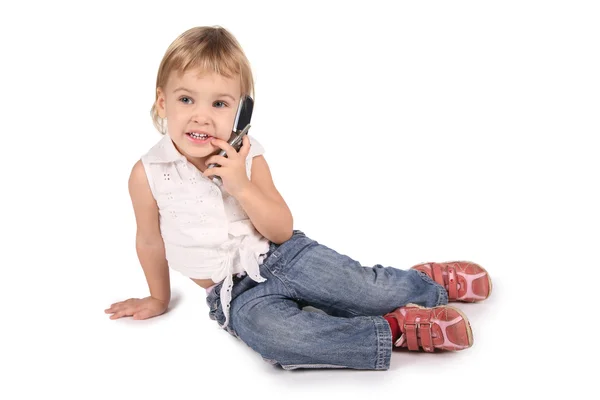 A mobiltelefon a fehér lány-beszélgetés — Stock Fotó