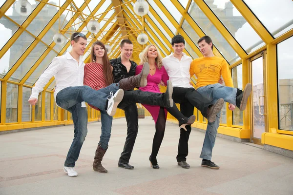 Group of young dance on footbridge — Stock Photo, Image
