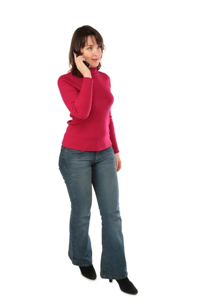 Giovane donna con cellulare in posa — Foto Stock