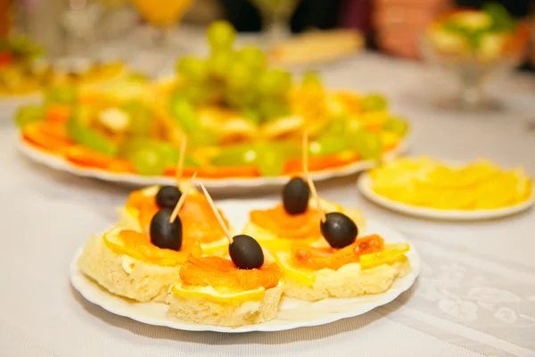 stock image Sandwiches with olives and lemon