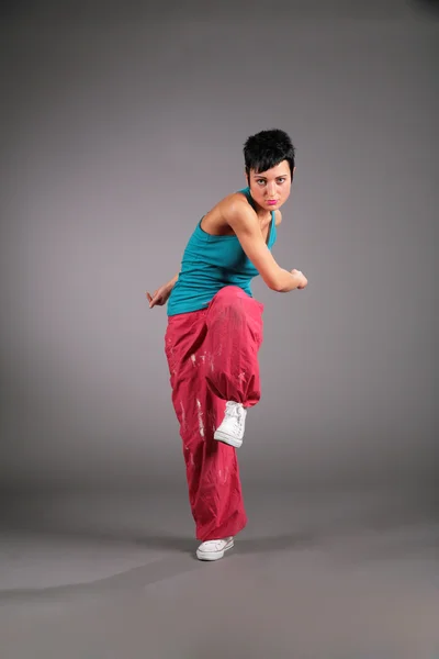 Vrouw doet door aerobics — Stockfoto