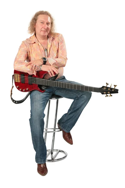 ギターを持つ成熟した男 — ストック写真