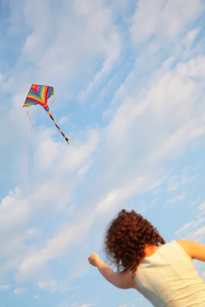 女の子開始凧 — ストック写真
