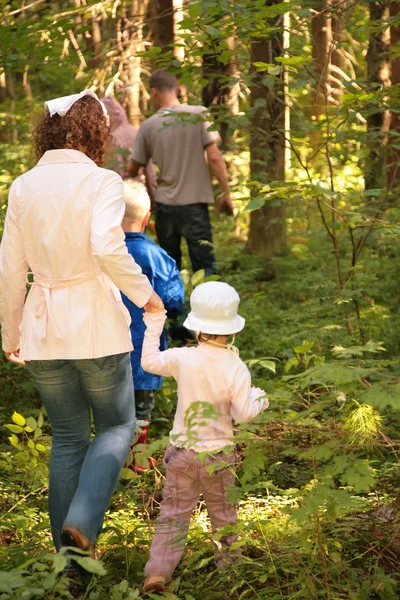 Family in forest — Stock Photo, Image
