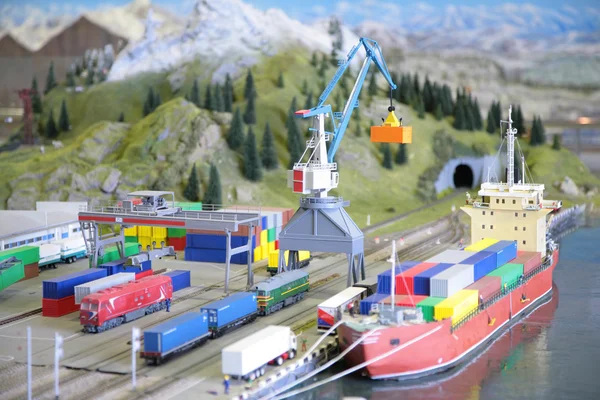 Модель порту з залізницею — стокове фото