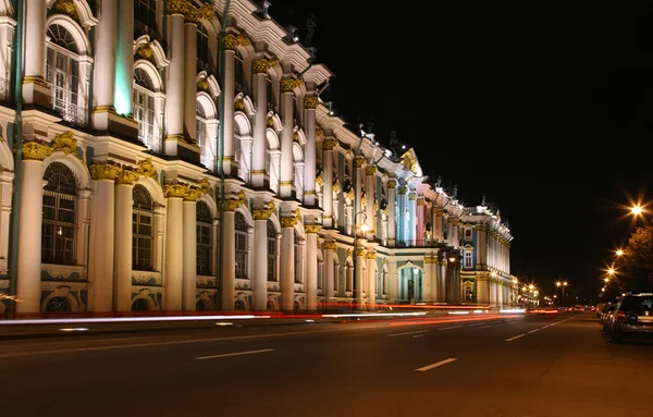 Nachtstraße in St. Peterburg — Stockfoto