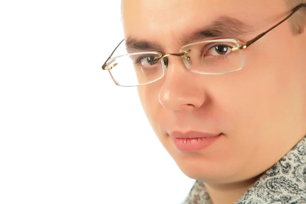 Ernstige jongeman met bril — Stockfoto